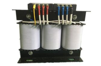 交流穩(wěn)壓器廠家介紹選擇家用穩(wěn)壓器需要注意哪幾個(gè)方面？